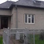 Dovolenkový dom Dom V Obci *