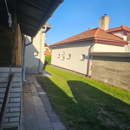 Dom V Obci Kusín Сasa de vacaciones Kusin