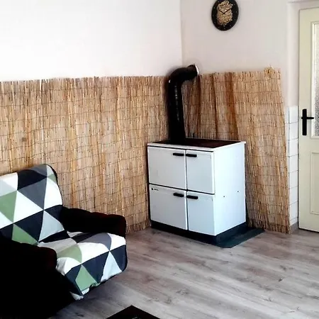 Dom V Obci Kusín Сasa de vacaciones *